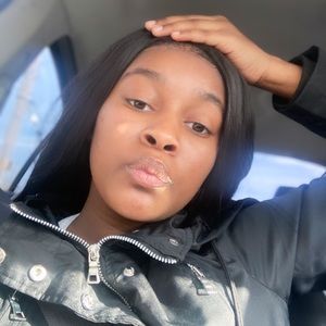 Meet your Posher, Nakia